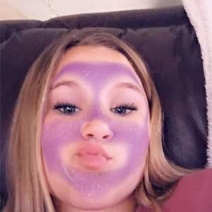 Meet your Posher, Caylee